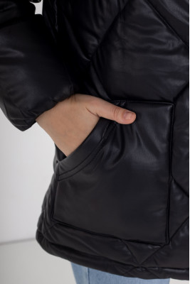 Куртка жіноча